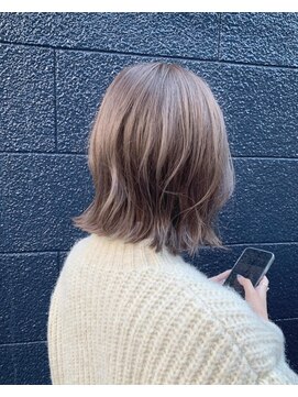 ヨーク(YOKE) ホワイトベージュミルクティー結べるボブ前髪なしロブぶつ切り