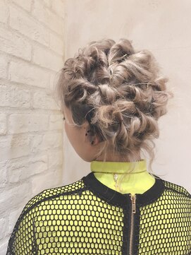 リーホリエ(Lee Horie) 【石森】ボブでもできるフワフワアレンジ