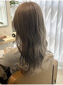 やわらかベージュ