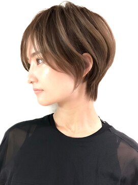 ジルブラン 横浜関内(JIL BLAN) 丸みショートヘアピンクベージュカラーミルクティーベージュ