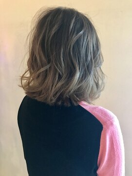 ルッソリベラ 池袋(Lusso libera) グレーベージュ×ふんわりパーマ