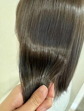 セブンベルベット(7 Velvet) 【髪質改整・KIRATERAカラー　// 横松ゆかり】