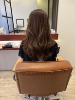 マーリャヘアー(mallia hair)&nbsp;やわらかい質感のウェーブ×艶カラー