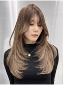 ミディアムレイヤーロングレイヤーカット顔周りオリーブベージュ