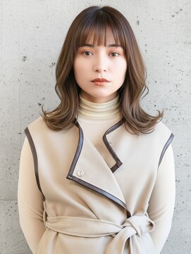 外ハネミディ×顔まわりレイヤー