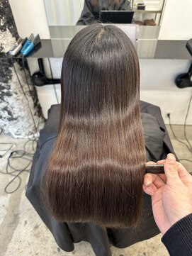 ココ 本八幡(KOKO) 黒髪クラゲヘアーオリーブグレー小顔ココアベージュロングヘア