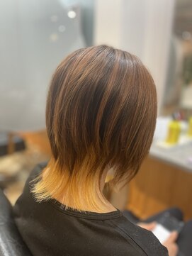 マル 日立(maru.) ウルフカットと抜きっぱなしインナーブリーチ