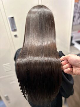 ARiA east byECLART新宿東口店 髪質改善 個室サロン【アリアイーストバイエクラート】 【圧倒的艶髪】艶髪ストレート♪