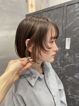 ナンバー 大分中央町店(N°) イヤリングカラー×ぷつっとボブレイヤー