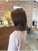 可愛い外ハネスタイル似合わせカットアースカラーくびれヘア