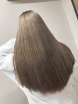 ヴィフ 大船(VIF)&nbsp;ロングヘア/ハイトーンカラー/透明感カラー/ツヤ髪スタイル