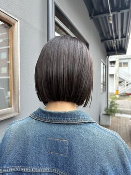 キュオンシア(CUEON. ciea) ミニボブ×オリーブグレージュ