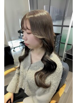 ネウィ 梅田(newi) 【saki】オリーブグレージュ color