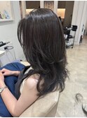 くびれレイヤーでおくれ毛も◎小顔スタイル