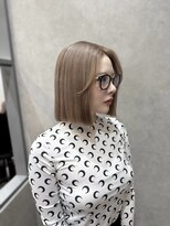 ロンド レア 天神大名店(Lond Le’a)&nbsp;ホワイトブロンド/外ハネボブ/美髪/ワイドバング/ブルーブラック