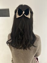 フォークロア 本店(Folk Lore)&nbsp;オリーブ系カラー／ハーフアップアレンジ