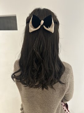 フォークロア 本店(Folk Lore) オリーブ系カラー／ハーフアップアレンジ