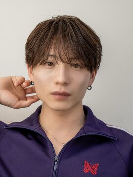 オーシャントーキョーオーバー 渋谷(OCEAN TOKYO OVER) 韓国ヘアニュアンスコンマバングセンターパートフェザーパーマ