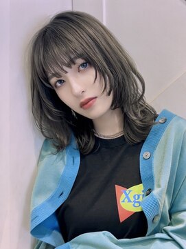 ブラウン(Brown) ウルフカット×カーキベージュ