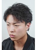 黒髪フェザーショートリバースセンターパート短髪