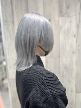 ミー 新宿(MII)の写真/トレンド感のあるメンズカット・パーマ・カラーで、毎朝ラクにキマるスタイルをご提案！