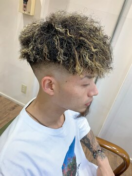 ヘアーデザイン ウエストサイドスタンダード(hair design West Side STANDARD) 針金パーマ×スキンフェード×ハイライトメッシュ