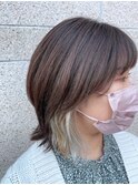 ホワイトイヤリングカラー