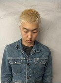 金髪ボウズ