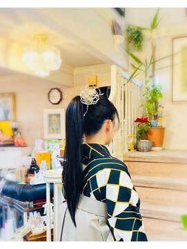 美容室 ティンカーベル ポニーテール