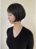 シンプルだからこそ惹きつけられる黒髪ボブ