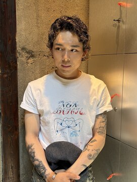 リリック(LYLICK) 癖毛活かしウルフカット