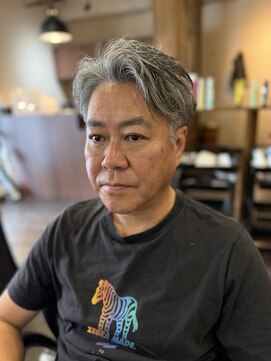 クラッキ ヘアークリエイション(CRAQUE hair creation) グレイニュアンス×センターパート