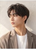 柔らかな毛流れの韓国風マッシュヘア黒髪で魅せる洗練マッシュ