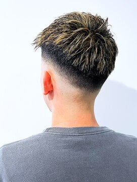 フジヤマバーバーショップ アジト(FUJIYAMA BARBER SHOP ajito) バーバー七三フェード【田中美旺】b1015