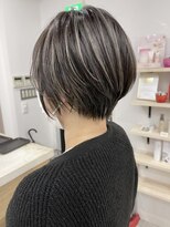 ジゼル(gisele)&nbsp;(稲毛)ショートヘア×立体感ハイライト