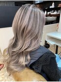 バレイヤージュ×レイヤーカット アッシュ