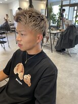 ナンバー(number+)&nbsp;30代40代メンズ刈り上げフェードスタイルかき上げ短髪ワイルド