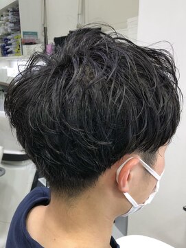 ヘッズ 本八幡店(HEADS) MEN'S HAIR  センターパート　ツイストスパイラル　コンマヘア