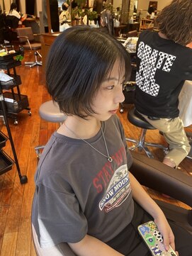 ビュートリアム 梅田(BEAUTRIUM) 顔周りレイヤーボブ