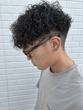 ヒュイル バイ ニアウ(Hwyl by Niau) メンズマッシュプードルパーマスパイラルパーマニュアンスパーマ