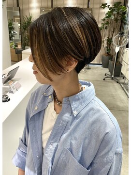 ステアケース 武蔵小杉店(stair:case) 大人ショートレイヤー/ツーブロック耳かけ/白髪ぼかし30代40代