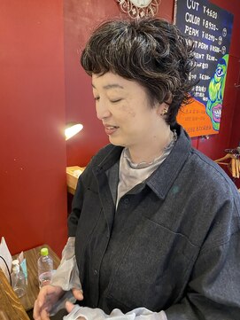 オアズヘアービィグラッド(ORe'S HAIR BE GLaD) ショートパーマ