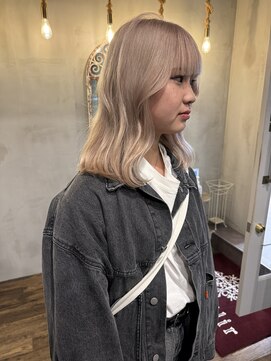 ジルバイジゼル(JILL by GiseL) ミディアム ハイトーン ミルクティーベージュ 10代20代