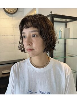 カウチ(Kauti) 波巻きパーマフレンチボブ