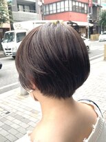 ルフトバイアンビエンテ(Luft by ambiente)&nbsp;えりあし短めのショートボブ