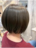 顔まわりが気になる方へ 小顔ショートボブ 丸みのある艶髪ボブ