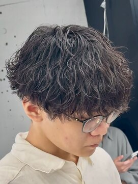 オーバル ジングウマエ(OVARL jingumae) 縦落ちパーマツイストスパイラルパーマ