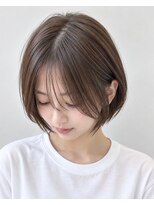 ソレイユ ホワイト(SOLEIL white)&nbsp;丸みショートボブ