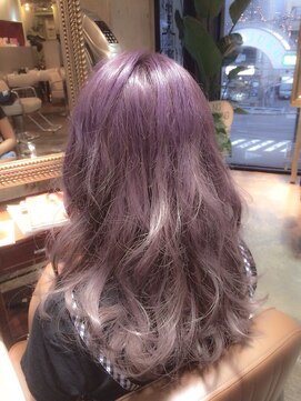 サロンドミルク 原宿(salon de MiLK) 【salon de Milk原宿】根元濃い目のラベンダーグラデーション☆