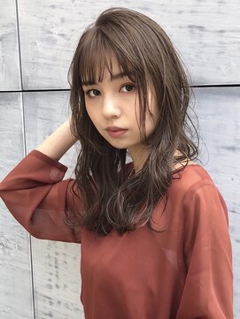 ヴェイン(VEIN) フォギーベージュ/ウェーブパーマ/耳かけ/イルミナカラー